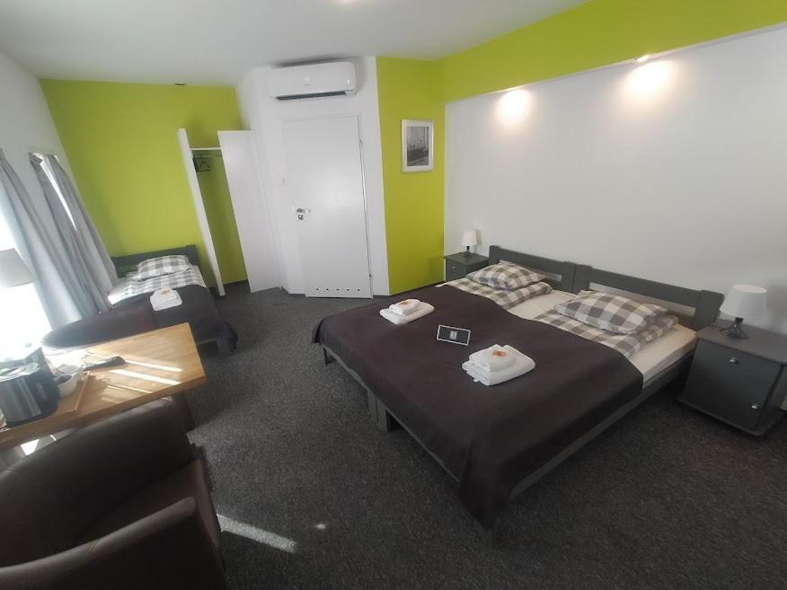 Rj Hotel Pabianice Eksteriør bilde