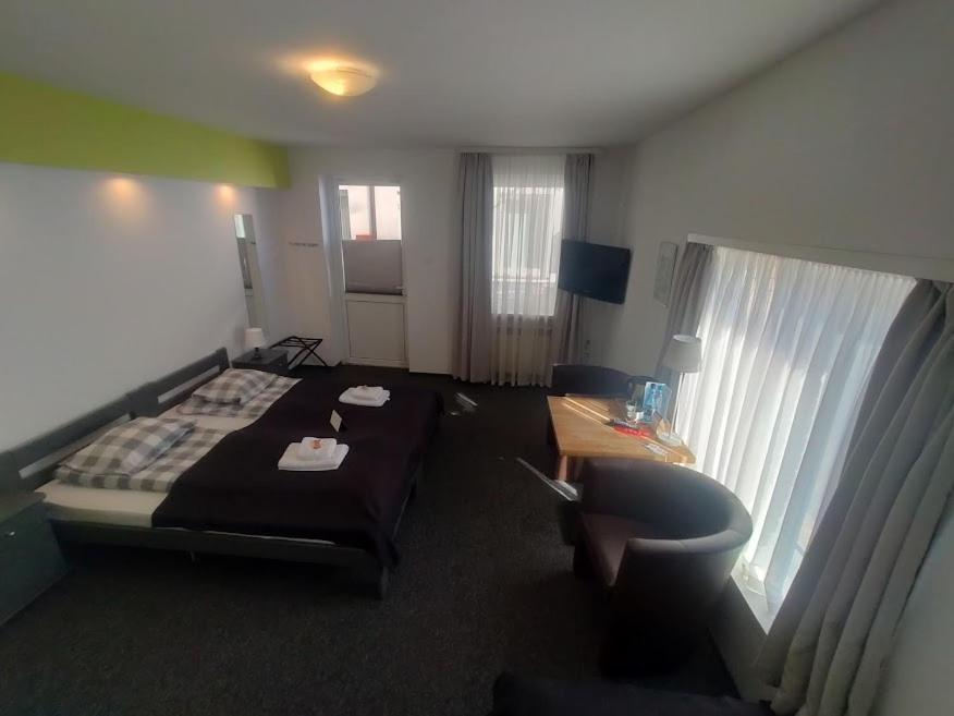 Rj Hotel Pabianice Eksteriør bilde