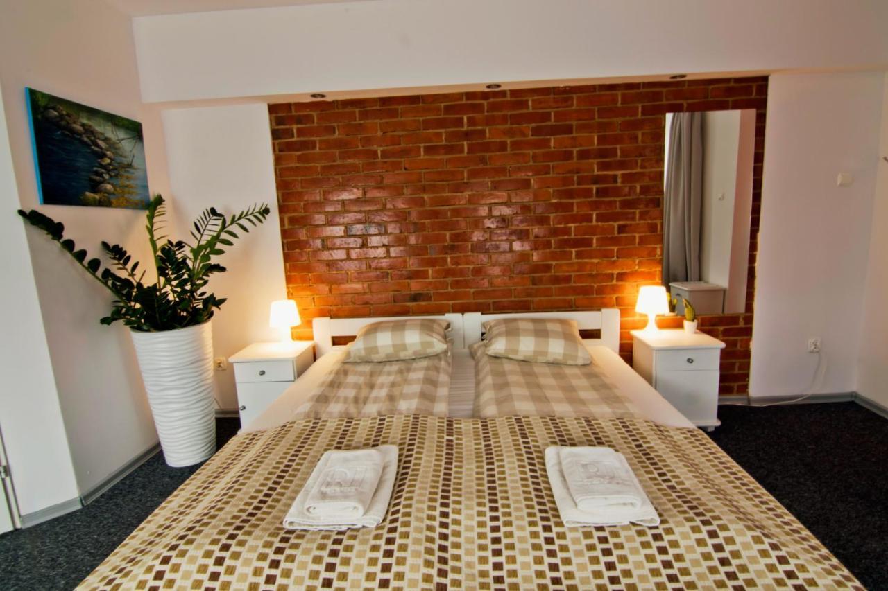 Rj Hotel Pabianice Eksteriør bilde